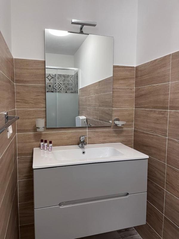 Colombo Rooms - image 19