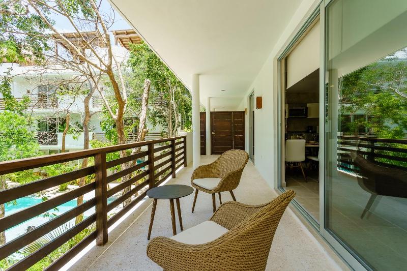 Charming Nature-Inspired Condos with Sultry Surroundings by Stella Rentals - image 6