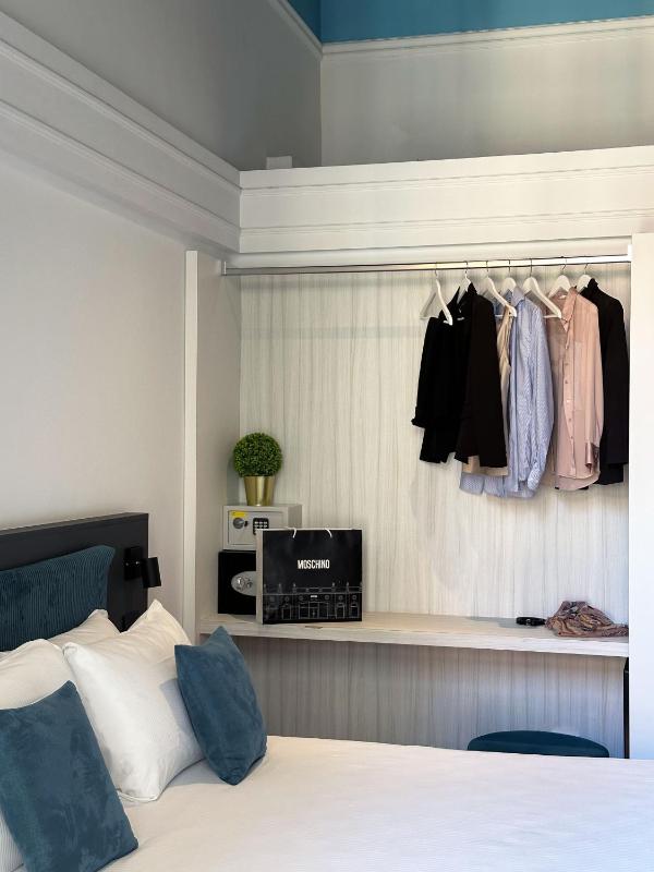 Deluxe Suite image 1