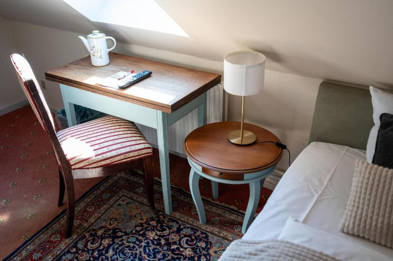 Standard Single Room image 3