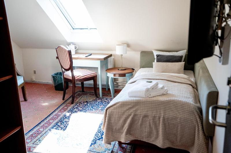 Standard Single Room image 1