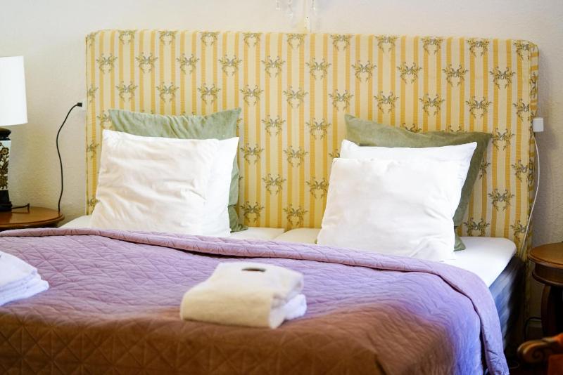 Family Room (4 Adults) image 3