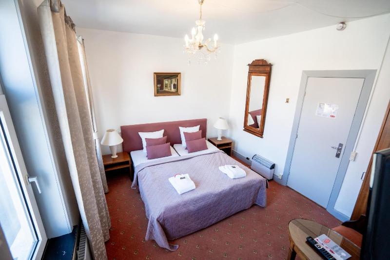 Standard Double or Twin Room image 1