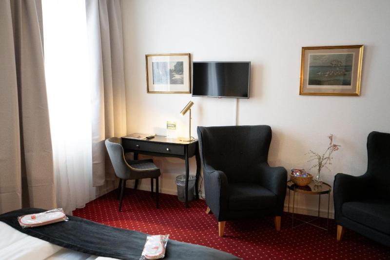 Superior Double Room image 4
