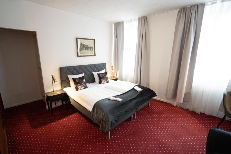Superior Double Room image 1