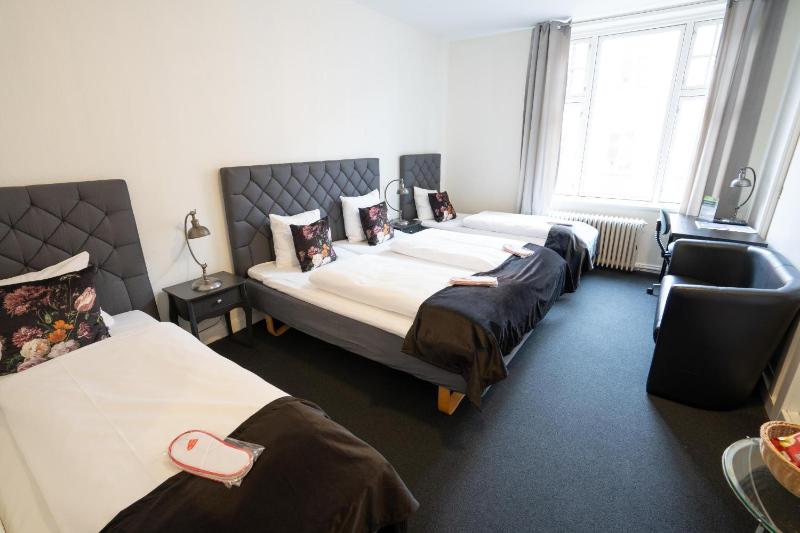 Quadruple Room image 1