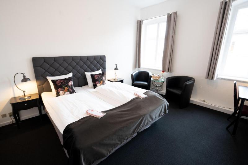 Double or Twin Room image 1