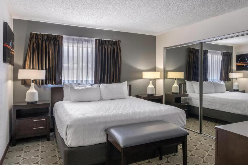 One-Bedroom Suite with Sofa Bed - Non-Smoking image 4