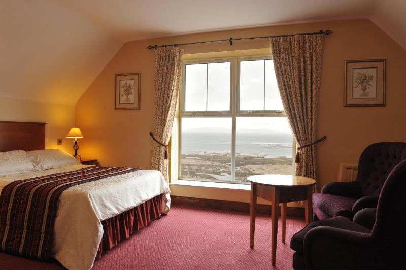 Grand Double Room with Sea View image 2