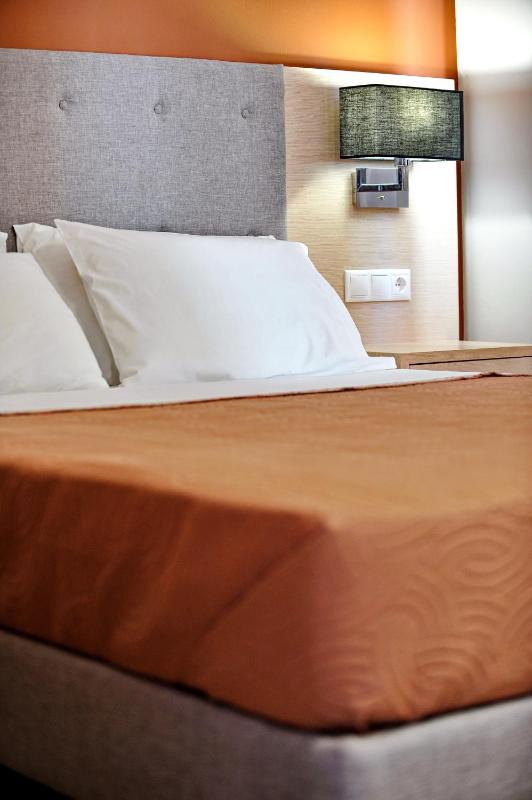 Superior Double Room with Sea View image 3