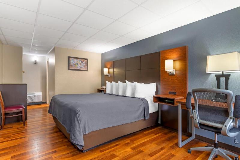King Room - Non-Smoking image 1
