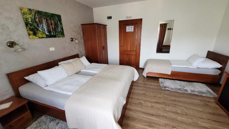 Triple Room image 3