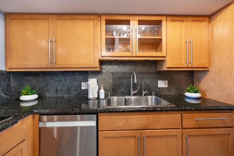 Oceanview Kahana Villa - Walk to Beach & Dining - image 19