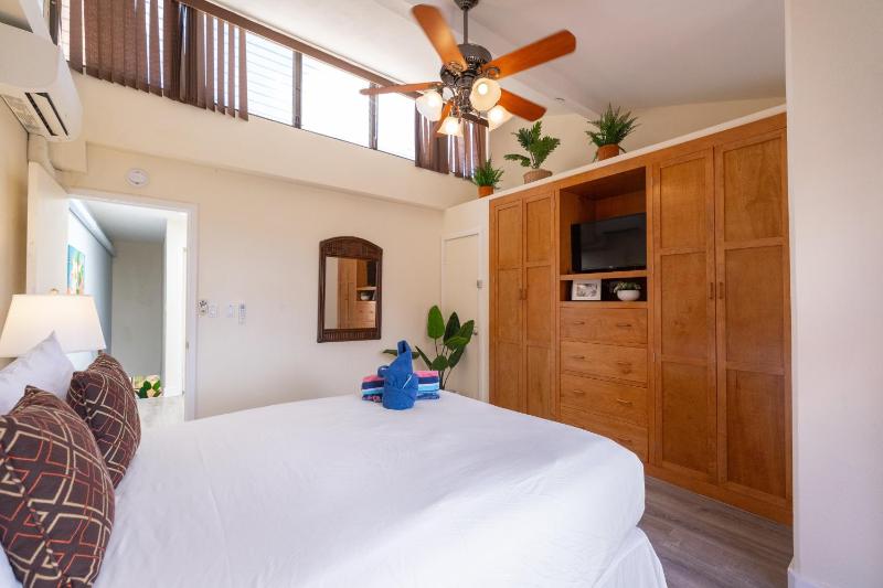 Oceanview Kahana Villa - Walk to Beach & Dining - image 21