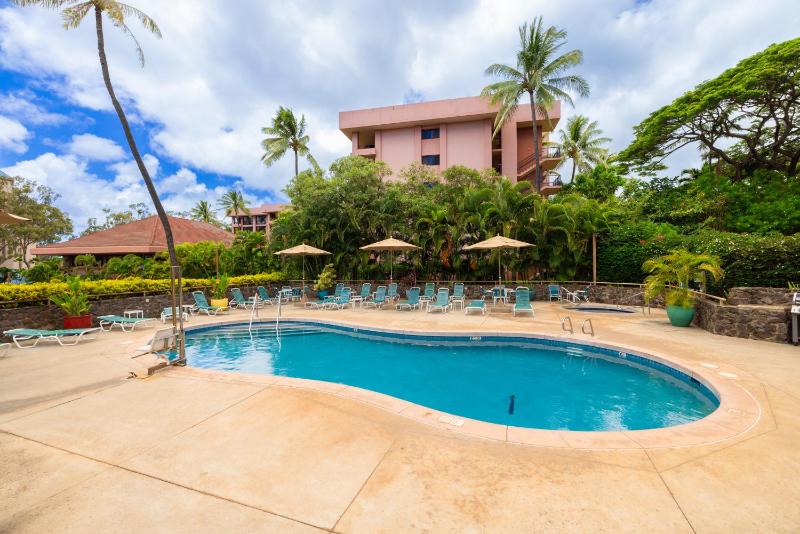 Oceanview Kahana Villa - Walk to Beach & Dining - image 38