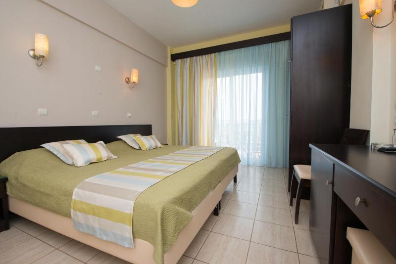 Standard Room Side Sea View  image 3