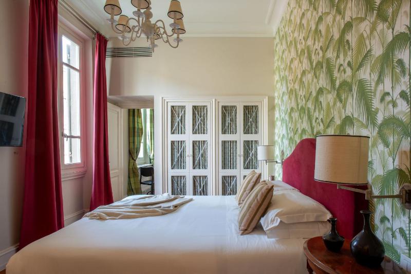 One-Bedroom Apartment image 1
