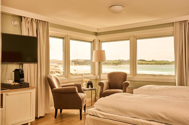 Deluxe Double Room with Sea View image 1