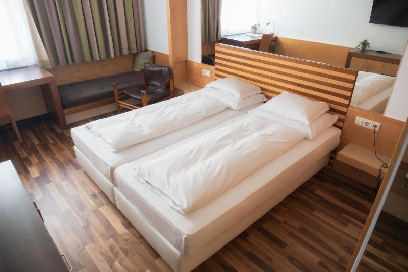 Standard Double or Twin Room image 3