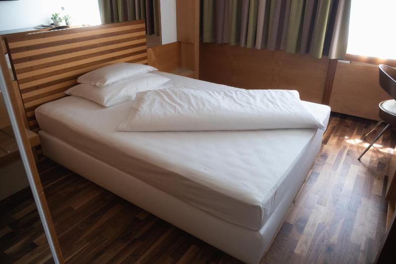 Standard Single Room image 1