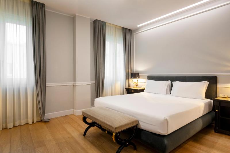 Superior Double or Twin Room image 1