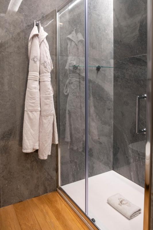 Superior Suite image 2