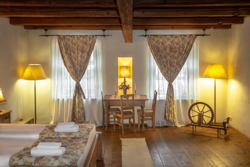 Superior Triple Room image 2