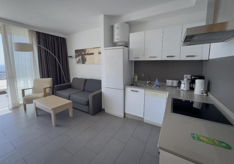 Apartment with Sea View image 4