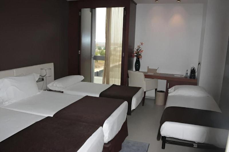 Quadruple Room image 3