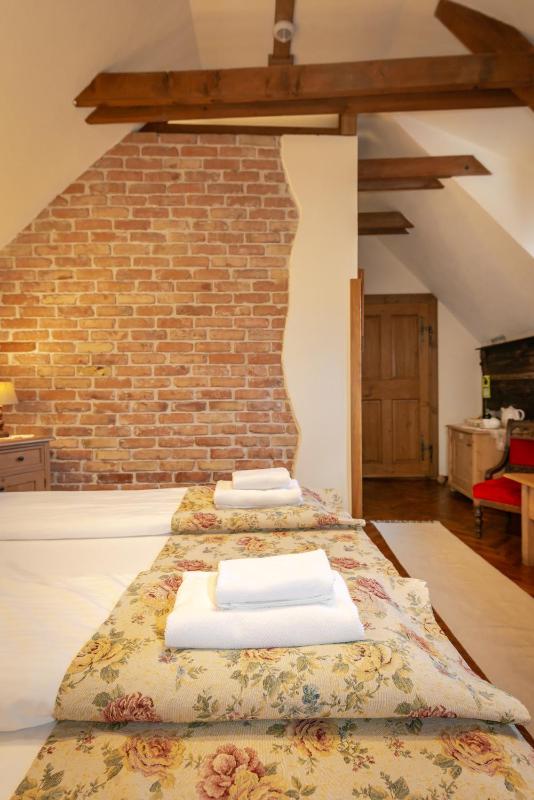 Double Room image 3
