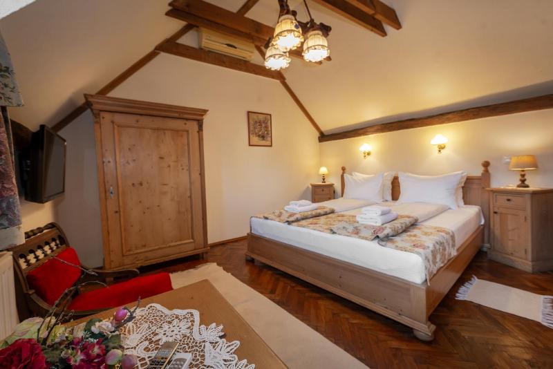 Double Room image 4