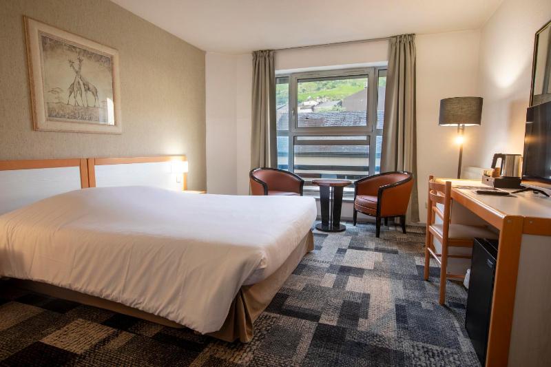 Superior Double Room image 4