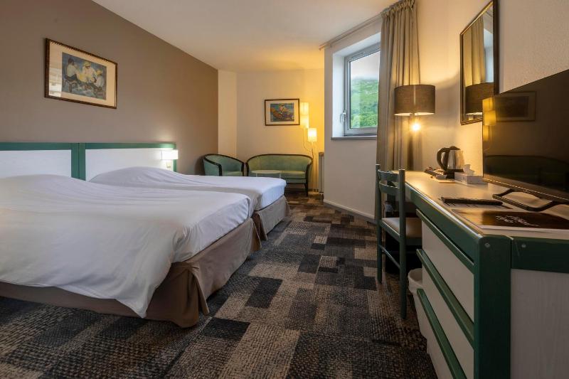 Double or Twin Room image 2