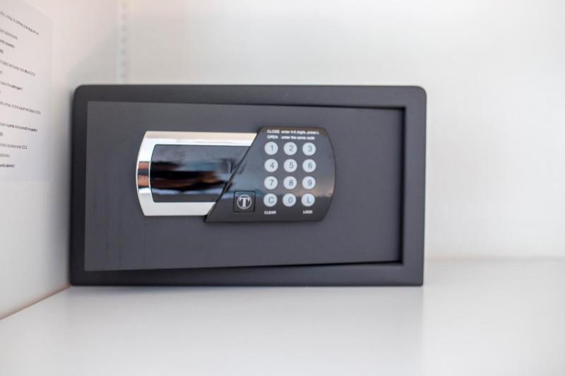 Family Room (2 Adults + 2 Children) image 4