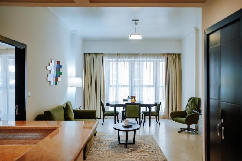One Bedroom Apartment - Non Smoking - 20% off F&B and Laundry image 3