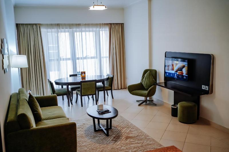 One Bedroom Apartment - Non Smoking - 20% off F&B and Laundry image 1