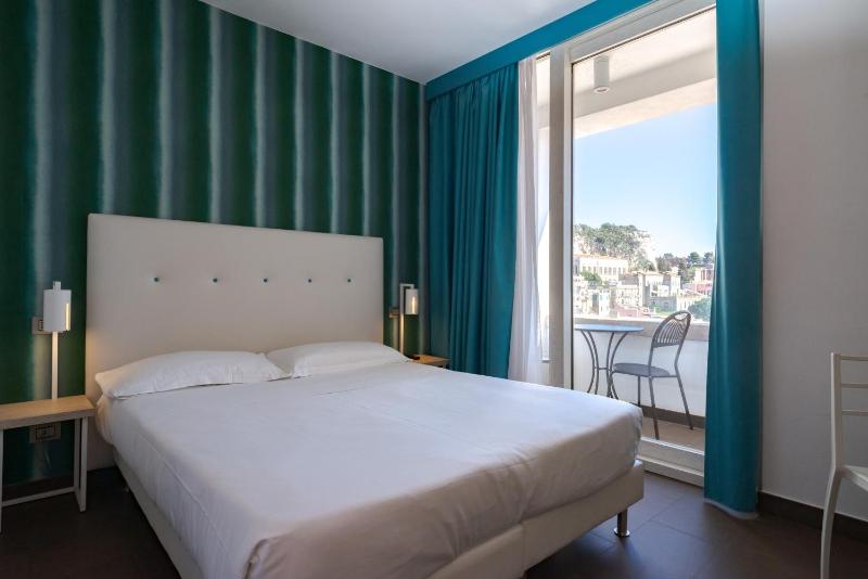 Superior Double Room with Balcony image 1