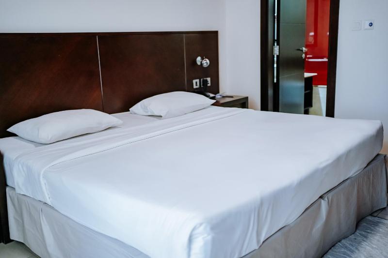 Two Bedroom Apartment - Smoking - 20% off F&B and Laundry image 2