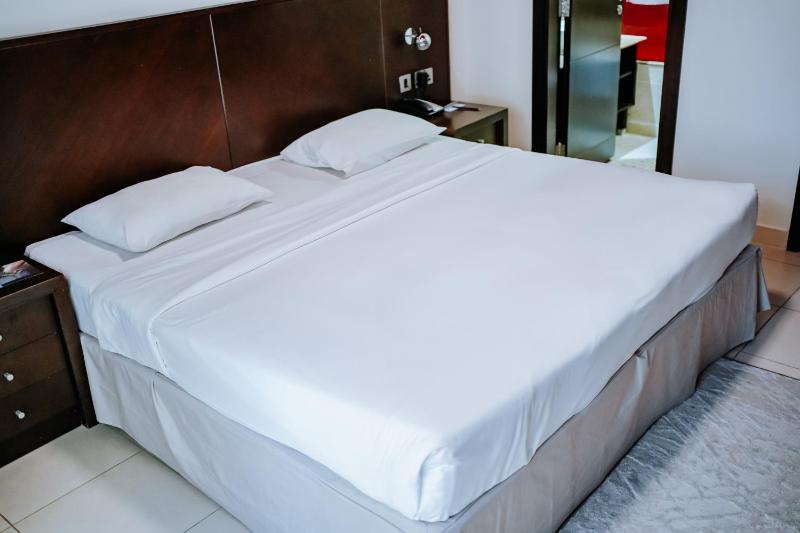 Two Bedroom Apartment - Smoking - 20% off F&B and Laundry image 3