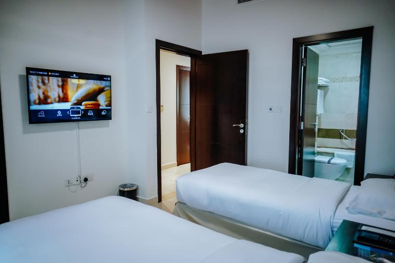 Two Bedroom Apartment - Smoking - 20% off F&B and Laundry image 4