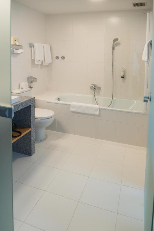 Standard Triple Room image 3