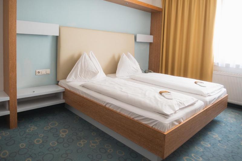Standard Double Room image 1