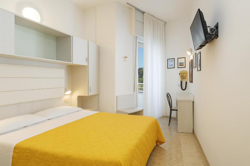 Economy Double Room image 1