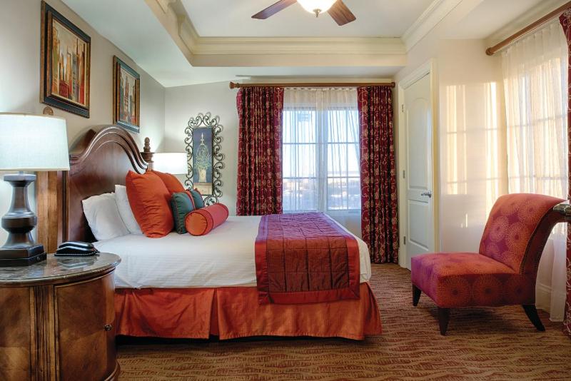 Wyndham La Cascada 3BR Apartment with Resort Access - image 21