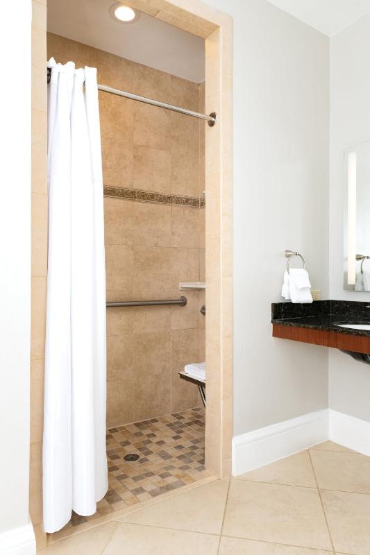 Wyndham La Cascada 3BR Apartment with Resort Access - image 37
