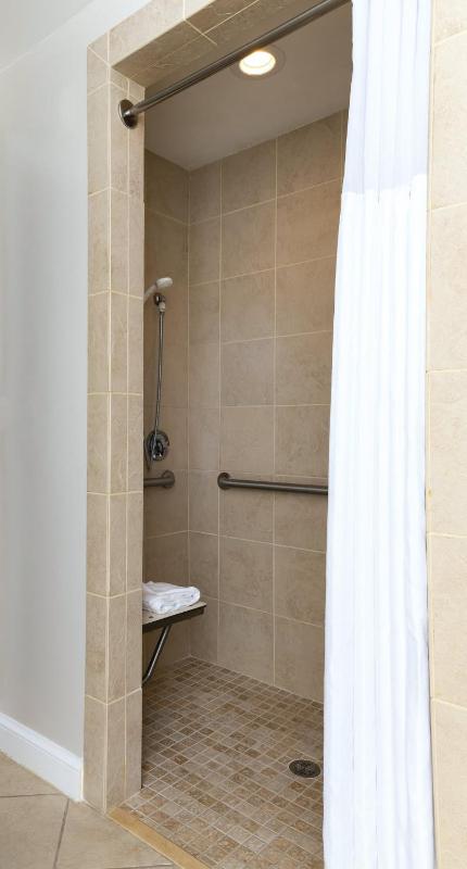 Wyndham La Cascada 2BR Apartment with Resort Access - image 30