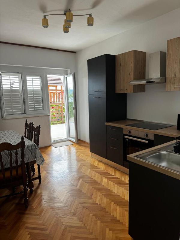Apartment with Sea View image 1