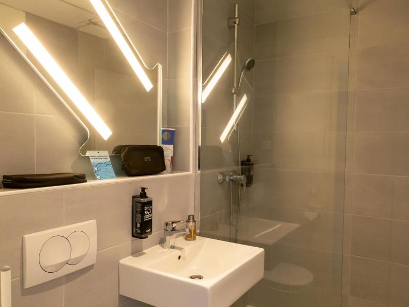 Standard Single Room image 4