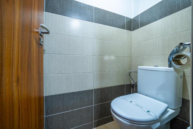 Twin Room image 3