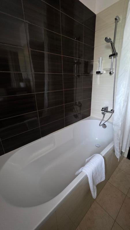 Suite 3* image 2